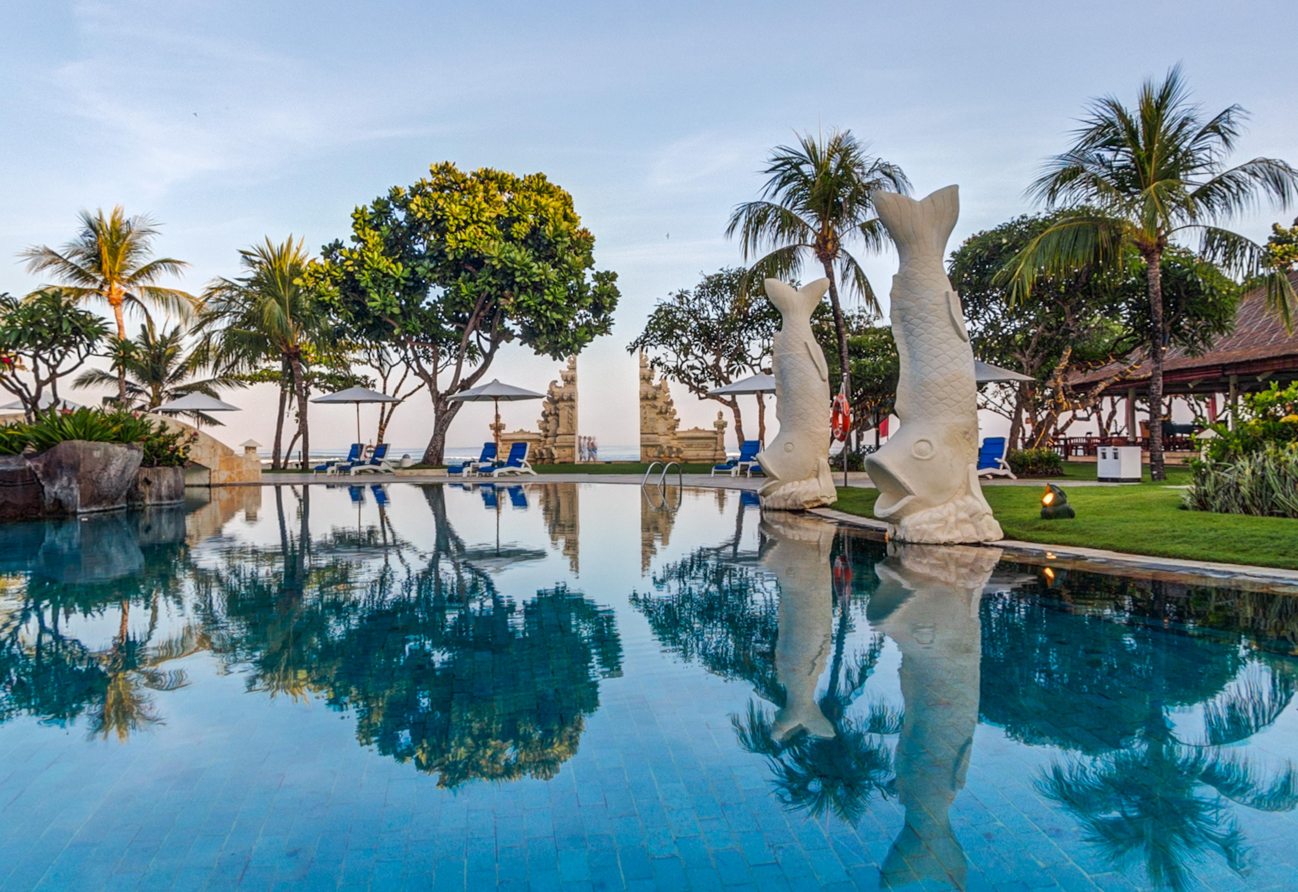 קוטה לומבוק Discovery Kartika Plaza Hotel מראה חיצוני תמונה The swimming pool at the resort