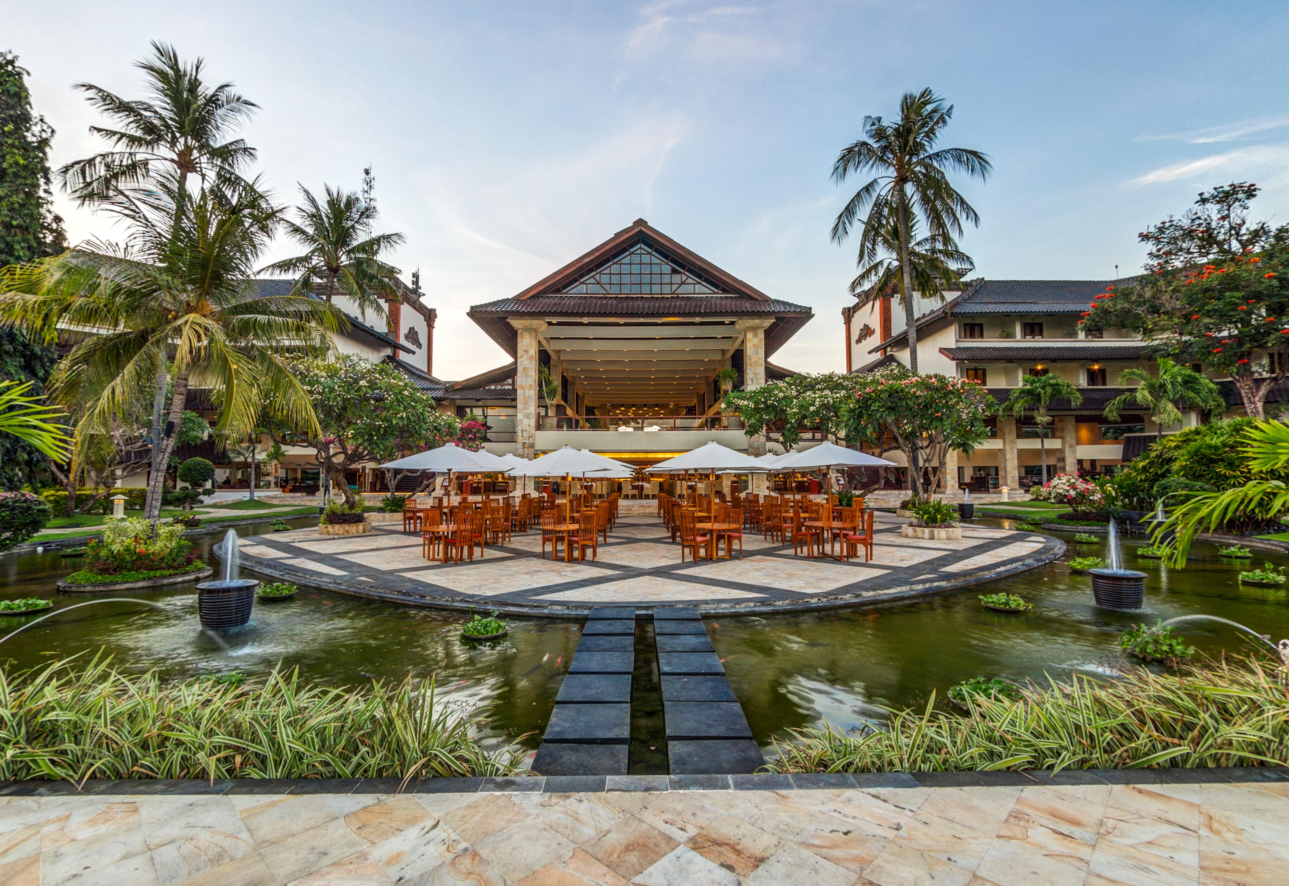 קוטה לומבוק Discovery Kartika Plaza Hotel מראה חיצוני תמונה The lobby of the resort