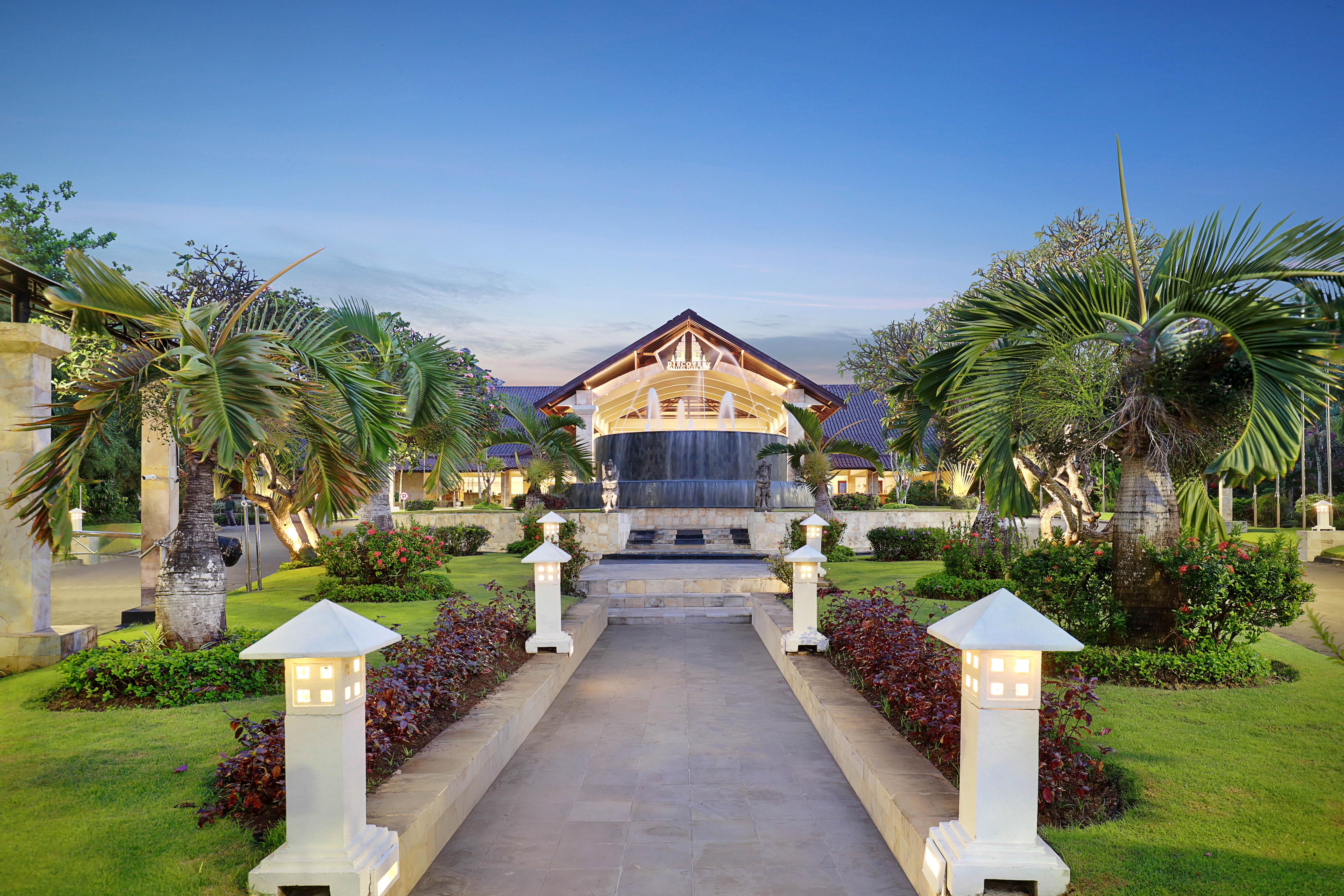 קוטה לומבוק Discovery Kartika Plaza Hotel מראה חיצוני תמונה The Royal Thai Golf Club